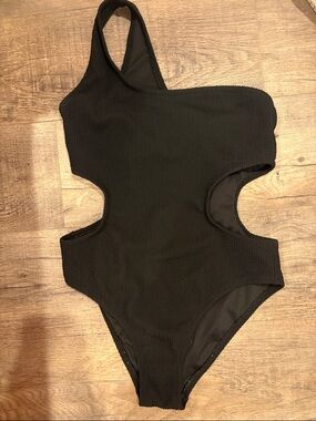PINK Victoria's Secret Black One-Shoulder Cutout Swimwear